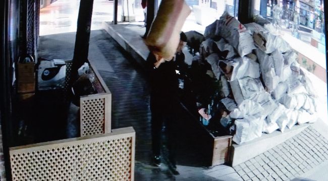 Depremzedelere yardım için getirilen yorganı çalan şüpheliye adli kontrol