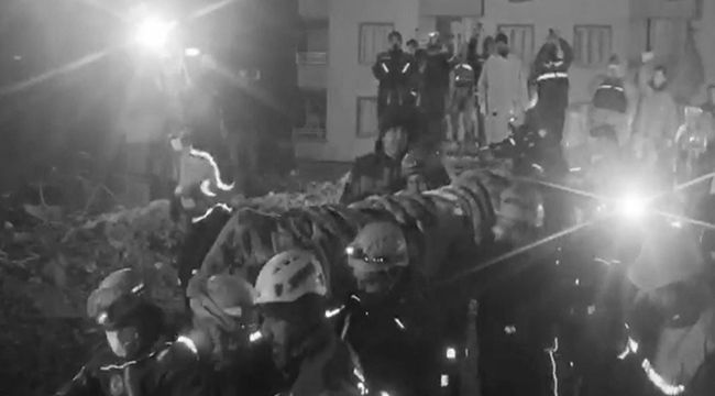 Enkazdan 69 saat sonra kurtarıldı, AFAD ekipleri sevinçten gözyaşı döktü