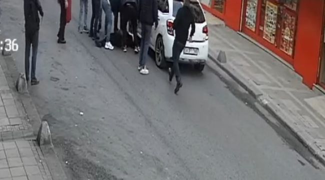Geri geri giderken yolun karşısına geçmeye çalışan kadına çarptı