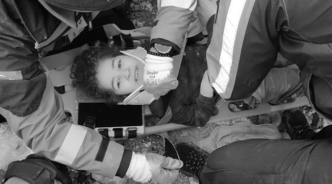 Hatay’da 6 yaşındaki küçük Eymen enkazdan 37 saat sonra sağ olarak kurtarıldı