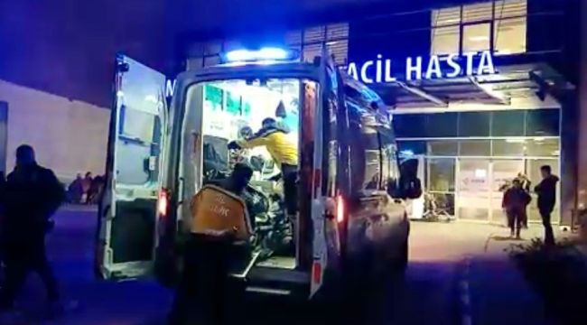 Hatay'da depremde yaralanan bazı vatandaşlar hastaneye getirildi