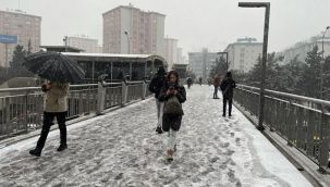 İstanbul'da kar yağışı etkisini artırdı
