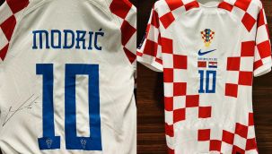 Luka Modric formasını depremzedelere bağışladı
