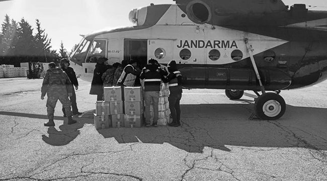 Mehmetçik 532 köye helikopter ile yardım malzemesi ulaştırıldı