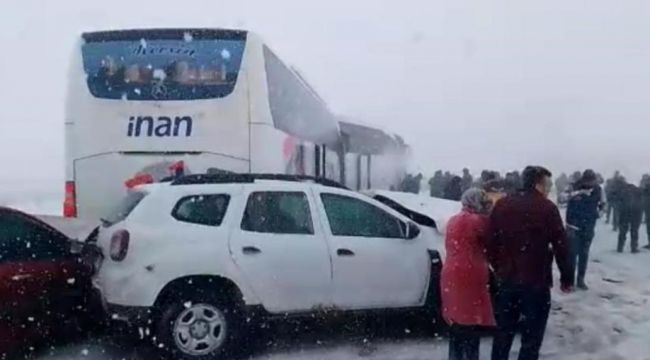 Niğde Otoyolu'nda zincirleme trafik kazası