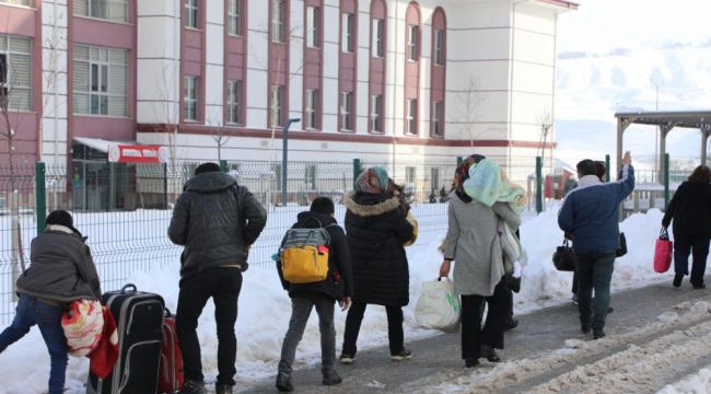 Sivas’ta 9 bin 400 depremzede yurtlara yerleştirildi