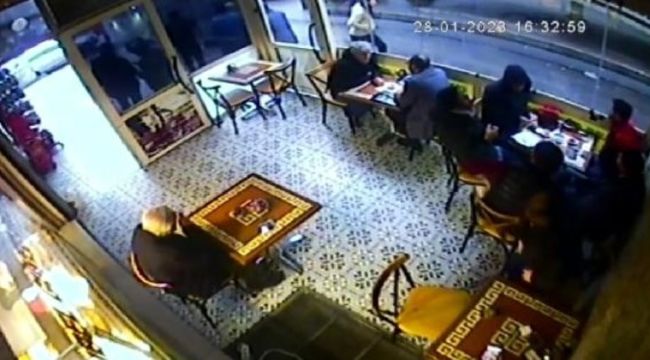 Sultangazi'de börekçide yere düşen cüzdanı böyle çaldı