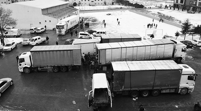 Tekirdağ'dan deprem bölgelerine yardımlar sürüyor