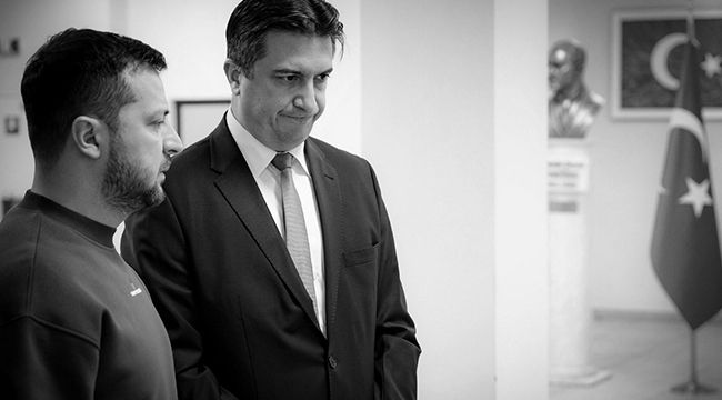 Zelenskiy, Türkiye'nin Kiev Büyükelçiliğini ziyaret etti