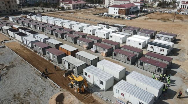 Afşin'e konteyner kent hızla kuruluyor