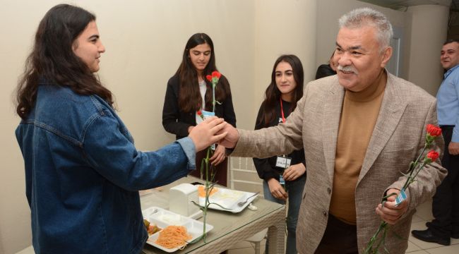 Başkan Mithat Tekin, Kadınlar Günü’nü kutladı