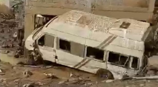 Bitlis'te sulama göleti patladı