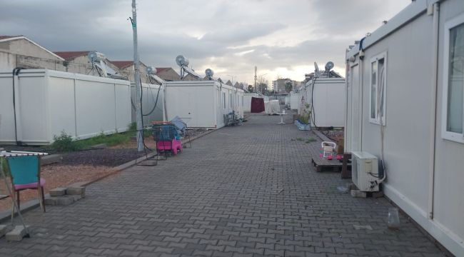 CHP’li Beko, konteynırlarından çıkartılmak istenenler için İzmir Valiliğine çağrı yaptı