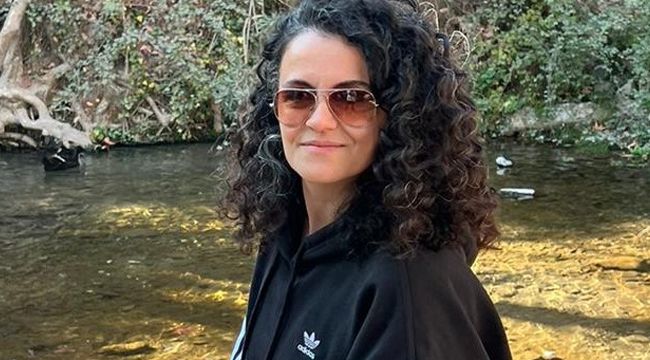Deprem bölgesindeki kadınlara İyi Menderes’ten mesaj