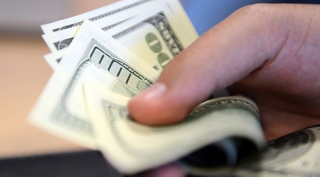 Finansal kesim dışındaki firmaların net döviz pozisyonu açığı azaldı