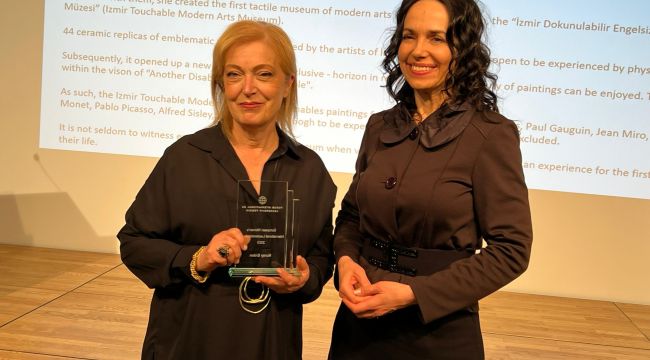 Görme engellileri sanatla buluşturan projenin mimarına uluslararası ödül