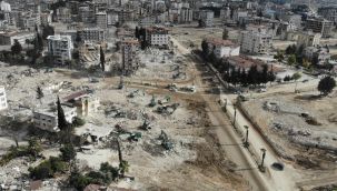 Hatay'daki enkaz kaldırma çalışmaları havadan görüntülendi
