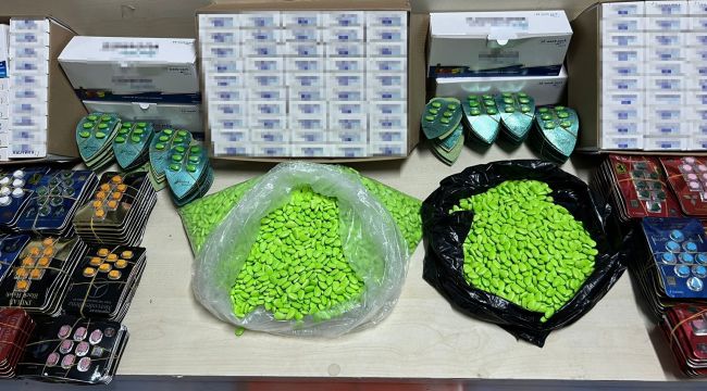 İzmir'de sahte ilaç operasyonu: 3 şüpheli gözaltında