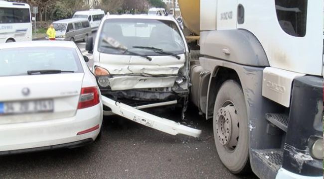 Kartal'da freni boşalan kamyon 14 aracı biçti
