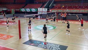 KSK Voleybol Yeşilyurt maçının hazırlıklarını sürdürüyor