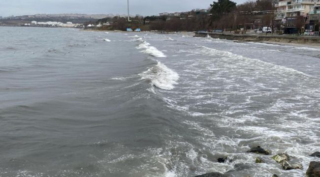 Küçükçekmece ve Avcılar'da lodos etkili oluyor