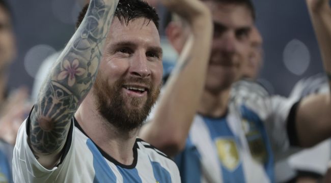 Messi, milli takımlarda 100 gol barajını geçen 3. futbolcu oldu
