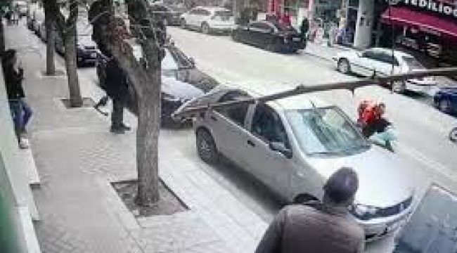Motosikletini çalan hırsızı üstüne atlayarak yakaladı