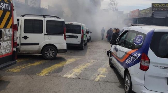 Sanayi sitesinde seyir halinde olan kamyonet alev aldı
