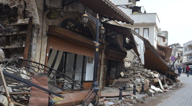 Tarihi Demirciler Çarşısı da depremde ağır hasar aldı