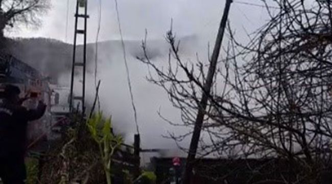 Zonguldak'ta çıkan yangında ev kullanılamaz hale geldi