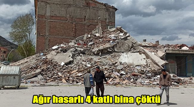 Ağır hasarlı 4 kalı bina çöktü