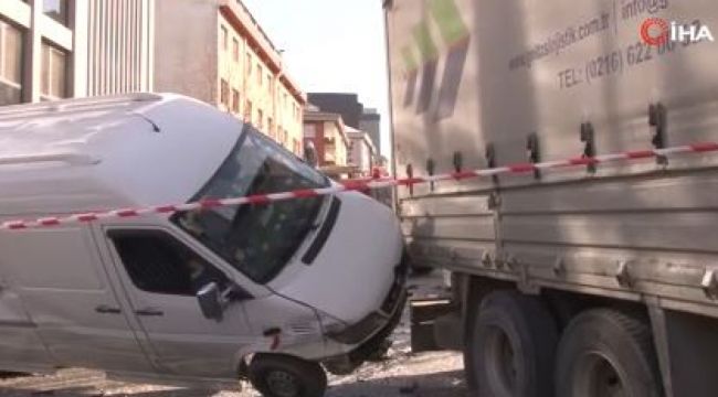Bağcılar'da 7 aracın karıştığı zincirleme kazada 1 kişi yaralandı