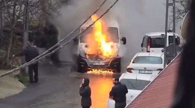 Beykoz'da okul servisi alev alev yandı