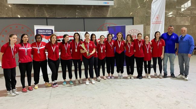 İzmir’e sutopunda çifte kupa: Siz bizim gururumuzsunuz çocuklar