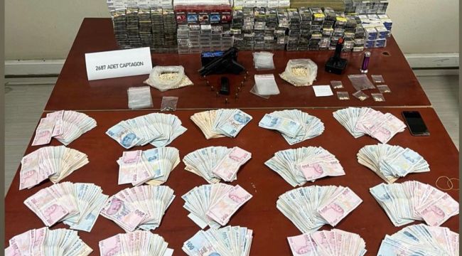 İzmir polisinden uyuşturucu tacirlerine suçüstü