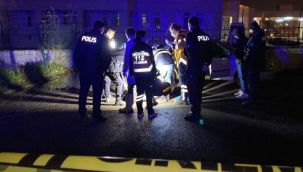 Kavgada otomobilinin arka koltuğunda defalarca bıçaklanan şahıs öldü