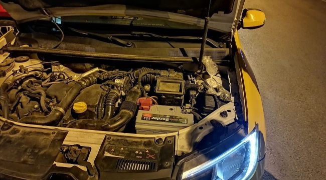 Taksiyle zehir satıp, çatıda saklanmaya çalıştılar