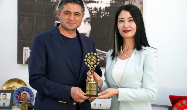 Aliağa’nın Ödüllü Öğretmeni Funda Kurtkaya’dan Başkan Serkan Acar’a Teşekkür Ziyareti
