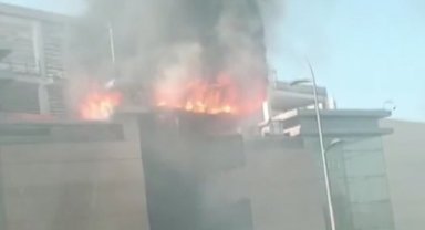 AVM'de korkutan yangın