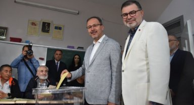 Bakan Kasapoğlu oyunu kullandı: Halkımız akın akın sandıklara koşuyor