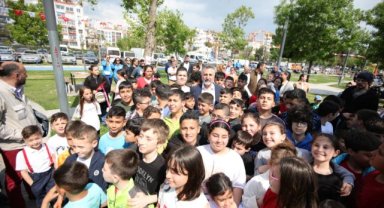 Bayraklı'da 19 Mayıs şenliklerine davet: Sandal, "7'den 70'e herkesi bekliyoruz"