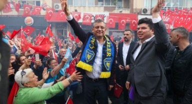Buca’da miting gibi buluşma: Özgür Özel’e coşkulu karşılama