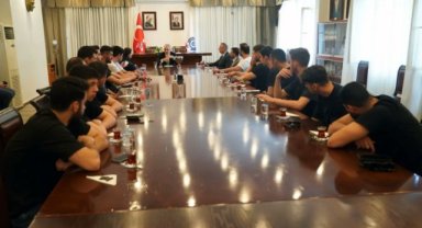 EÜ Erkek Voleybol Takımı Türkiye şampiyonu