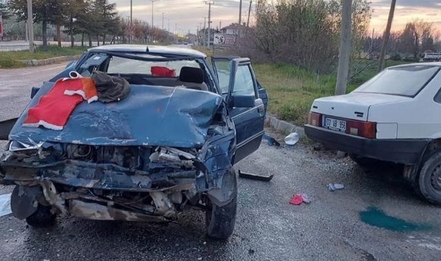 İki otomobilin çarpıştığı kazada 10 kişi yaralandı