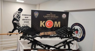 İzmir'de ruhsatsız silah ticareti yapan 2 kişi yakalandı