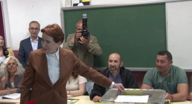 Meral Akşener, oyunu Üsküdar'da kullandı