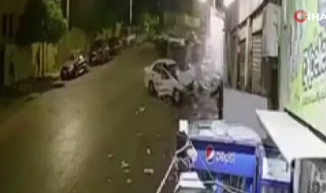 Minibüs park halindeki araca çarparak yayaları ezdi