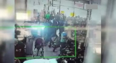 Müşteri gibi geldi, başka müşterinin bebek arabasındaki telefonu çaldı