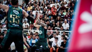 Pınar Karşıyaka deplasmanda zorlanıyor