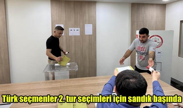 Türk seçmenler 2. tur seçimleri için sandık başında